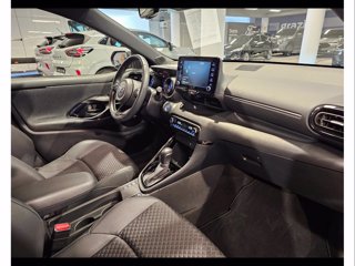 TOYOTA Yaris 1.5h premiere
