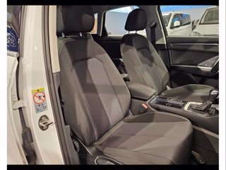 AUDI Q3 45 1.4 tfsi e business s-tronic